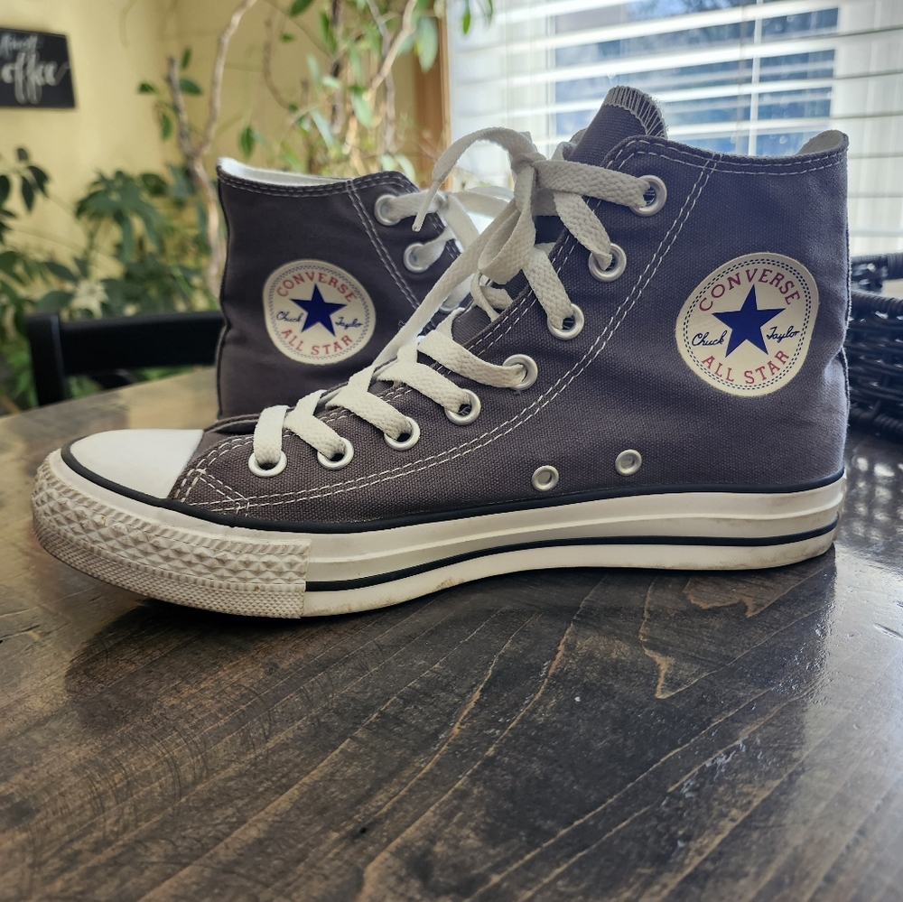 Unisex Converse Chuck Taylor All Star High Tops Size W8.5/M6.5